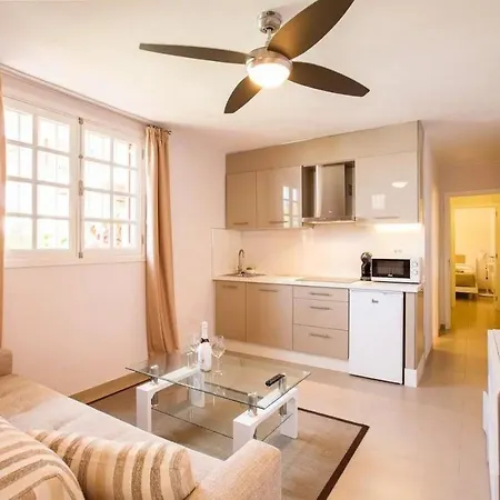 1 Bedroom For 4 People In Tenerife Apartment