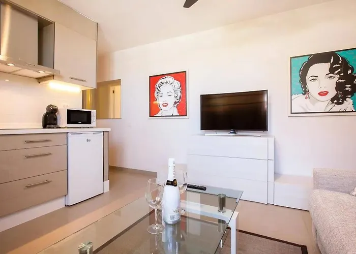1 Bedroom For 4 People In Tenerife 아데제