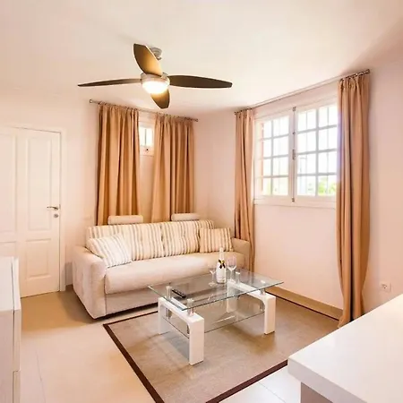 1 Bedroom For 4 People In Tenerife Διαμέρισμα