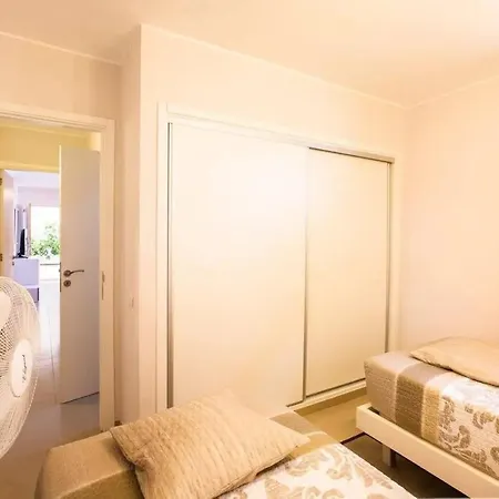 1 Bedroom For 4 People In Tenerife Costa Adeje
