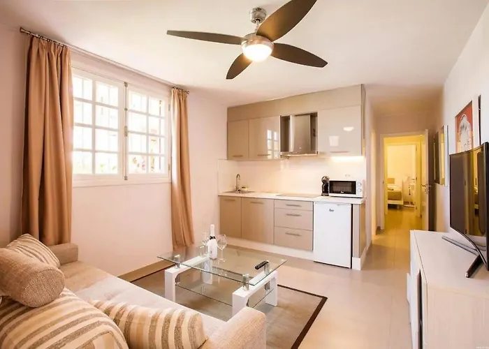 1 Bedroom For 4 People In Tenerife Apartment